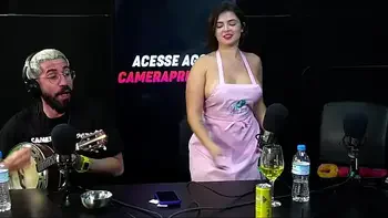 White fairy voltou no podcast e ficou peladinha