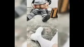 Mejores AMIGAS Estudiantes Putitas de la ESCUELA Técnica se Graban Chupándole la VERGA a un Wey y Cogiendo en la Escuela! Colegiala Mexicana Amateur Follando en Público, Alumnos Precoces! Parte 2