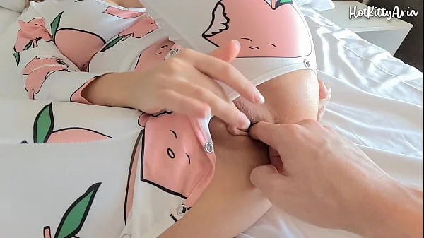 Her perfect body begs for a morning creampie