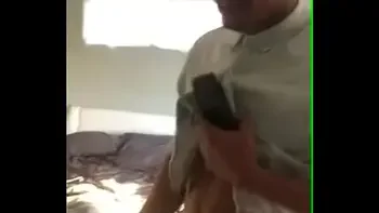 cogiendo delante de amigos