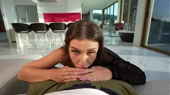 babe took off the condom and allowed to creampie her! (4K)