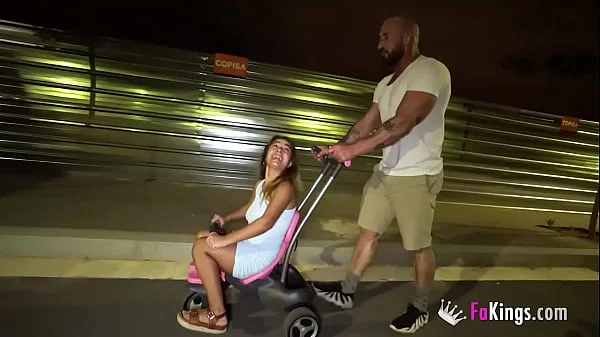 Midget babe Muñequita Enfadada is hornier than ever and wants a hard drilling!