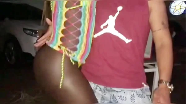 CONHECI UM NOVINHO GOSTOSO NO ROLE E PEDI PRA ELE ME COMER NO SEU CARRO