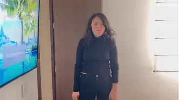 No te preocupes madrastra yo te voy a satisfacer como nadie.