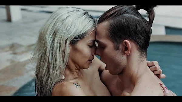 FREEZE PAPARAZZI with Veronica Leal