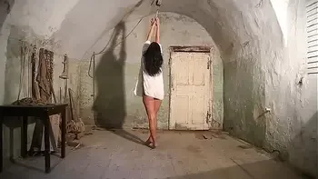 Slave Luna in AOH t.