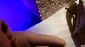 Blutjunge Sklavin wird benutzt....