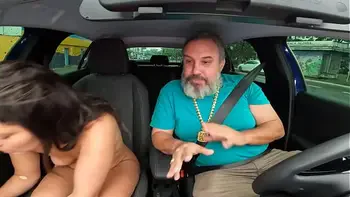 Lolla Lollynha entra na carona e deixa Ted louco querendo fuder