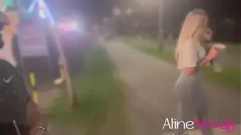 Reencontramos o motoboy no parque e fomos parar no motel! A loira gostosa adora uma aventura a três! - alinenovak.com.br