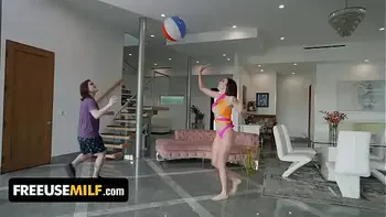 Lucky Stud Gets To Stuff His Girlfriend And Stepmom’s Mouths And Pussies Freeuse Style