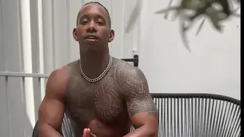 Voy a hacer tiktoks con una influencer musulmana antes del Eid y me la acabo follando mientras el marido está de viaje