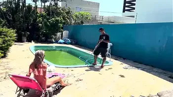 Esperei o Marido sair de casa para Dar pro limpador de piscina(completo no RED e SHEER)