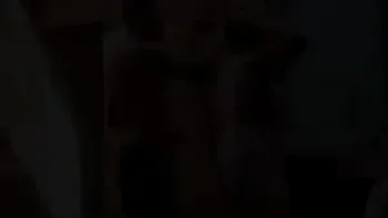 Mi hermanastra se baña en mi casa y me pide ayuda y termino follándola por su gran culo