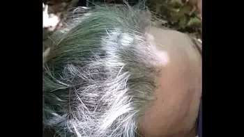 Esclave F dogging en forêt