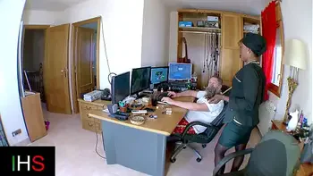 Black milf fucked in pussy and ass