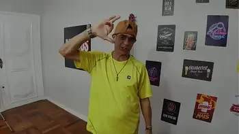 a anãzinha rabuda - suruba e bastidores do que rola