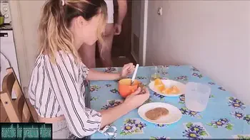 I give milk to my friend's hair so she can comb her hair