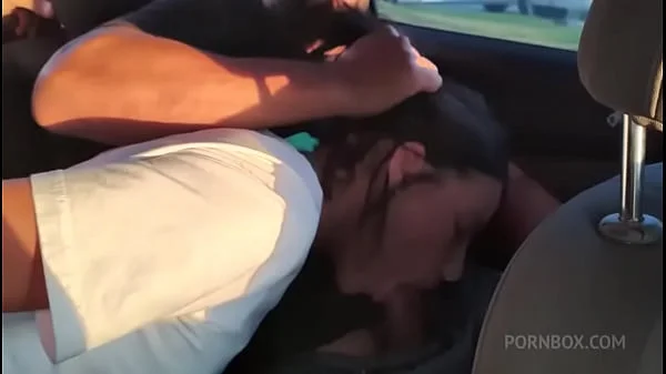 Débora Andrade sendo fodida na praia no Uber em casa