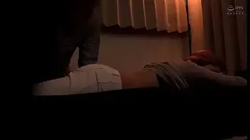 【NTR】ピンク髪の褐色スレンダーギャルを彼氏の目の前で寝取る…宅飲みで●い潰れて雑魚寝してしまった友達とその彼女【盗撮】 https://x.gd/N6AjV