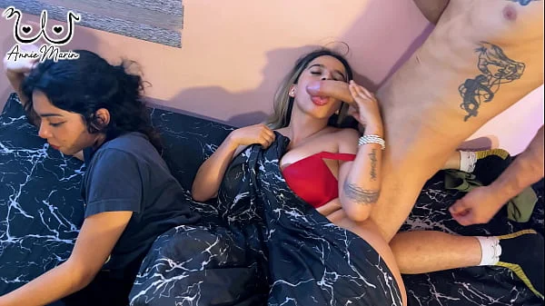 Follandome al novio de mi mejor amiga cuando ella se distrae