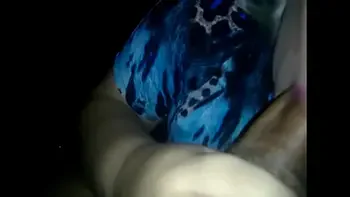 Gabriela Stokweel - Tirando leitinho do pau no carro