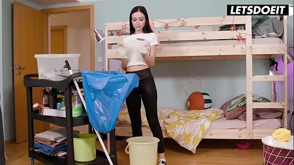Cleaning Lady Seduced & Fucked by BBC Stranger - HORNY HOSTEL
