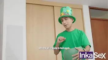 Morena Ebony tetona es follada por enano duende vergón en fiesta de Saint Patrick