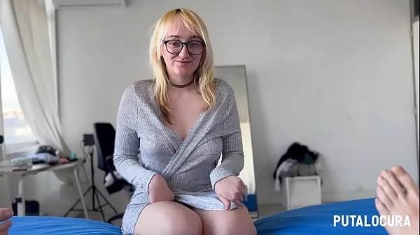 PutaLocura - Friki teen española Emejota se atraganta con dos pollas gordas