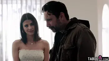 Paralyzed woman wants to perv on teen stepdaughter being fucked