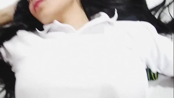 hermano se encuentra a su hermana colegiala d. y se la folla