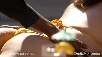 Latina LaSirena69 takes advantage of a BBC masseuse