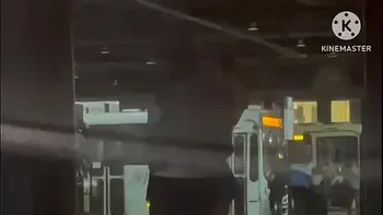 CASADA TRANSANDO EM PLENA VIA PUBLICA VIA LIGHT AO VIVO