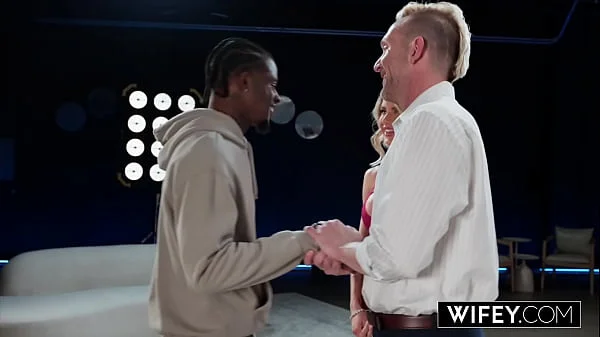 WIFEY Fit Blonde Hotwife Cassie Bender Gets A BBC Creampie In Front Of Hubby