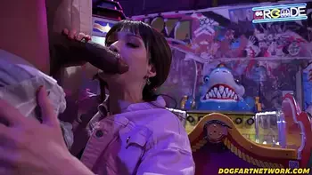 Get Your Dick Out- Horny Babe Makes 1st Date Memorable