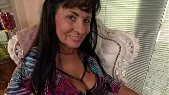 Fisting an old grandma to orgasm