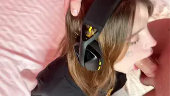 I broke my friend's jeans and pussy