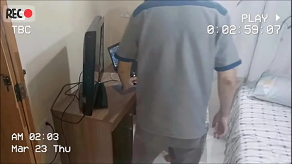 Safada dona de casa recebe manutencista depravado!