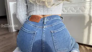 Stepmom cum squirt in Tight wet leggings