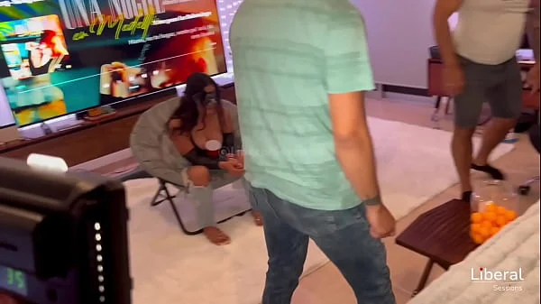 Parejas swinger hacen su primer intercambio de parejas real