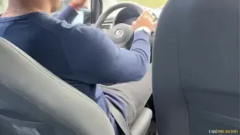 Motorista de aplicativo me reconhece e GOZA na minha boca pela carona – Fabi Drumond