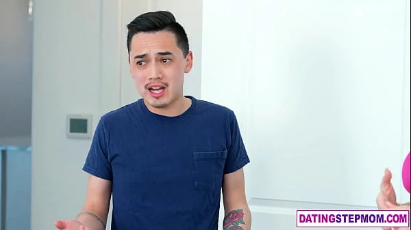 Curvy MILF stepmom loves the attention and also loves to breed