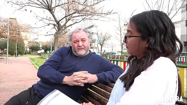 PutaLocura - Joven tetona Alice Biancci folla con Torbe para que guarde su secreto