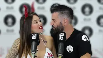 Sara Blonde in the spicy room of the Argentine ELO PODCAST - FULL INTERVIEW