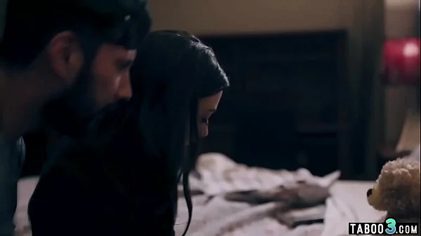 Babe has threesome sex with man and silicone love doll