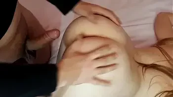 TENGO SEXO CON MI VECINA PORQUE SU NOVIO ESTA JUGANDO AL FORNITE