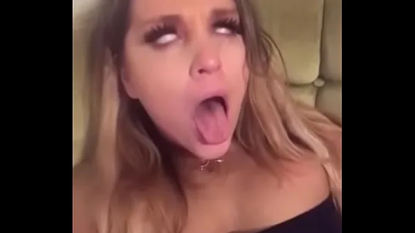 Slutty Ahegao Girl Wants Dick