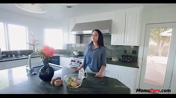 stepMOM's TITS ARE REALLY TALENTED