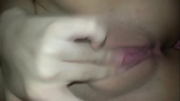 Amateur Girl Rubbing Her Pussy