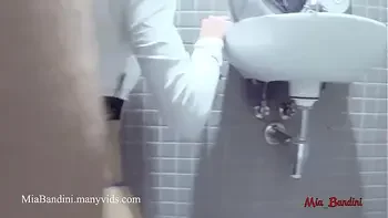 FITNESS TEEN GETS ASS TO MOUTH IN PUBLIC TOILET