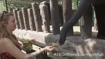 Pornstar having sex in her Malaysia vacation